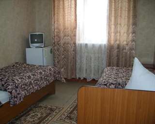 Гостиница Взлет Ахтубинск Двухместный номер эконом-класса с 2 отдельными кроватями-5