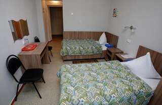 Гостиница Взлет Ахтубинск Двухместный номер эконом-класса с 2 отдельными кроватями-7